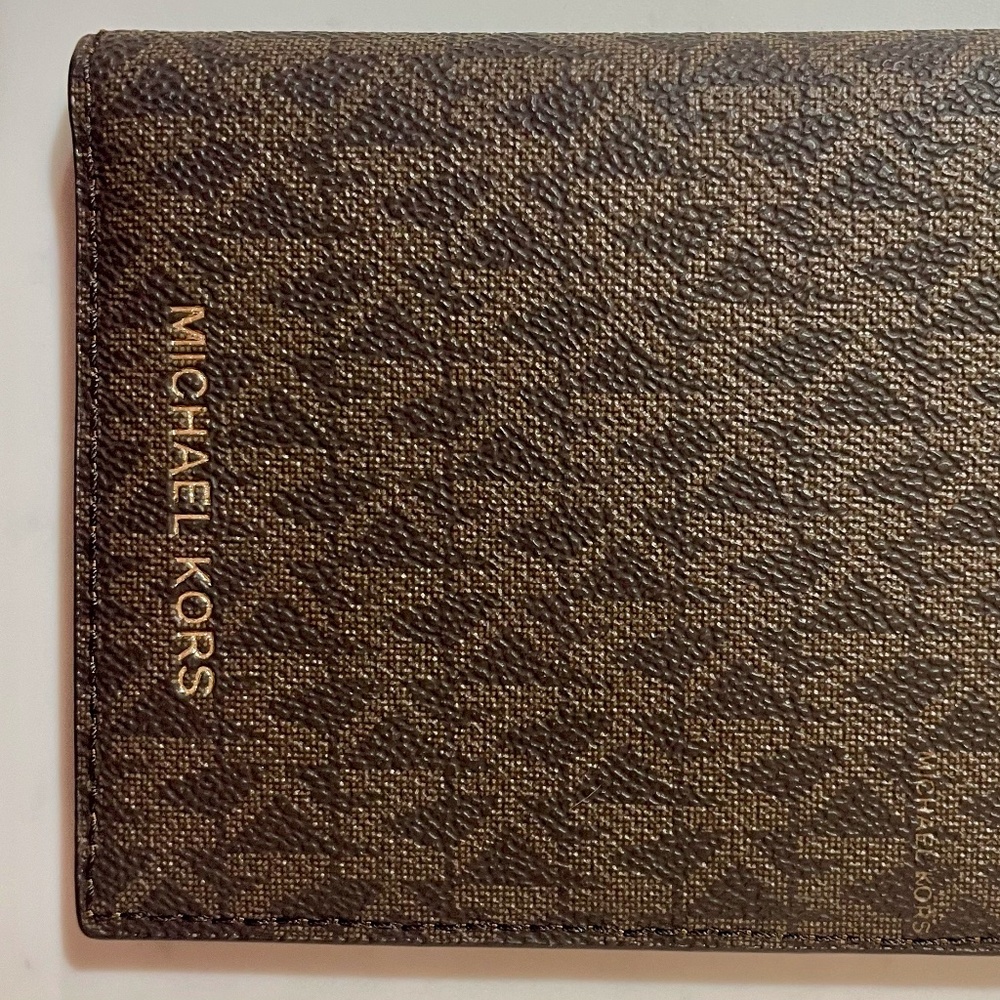 Michael Kors Jet Set Travel Travel Passport Wallet in Brown